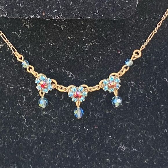 Liz Paiacios Blue & Red Swarovski Crystal Triple Flower Necklace.  EUC! - Picture 1 of 5